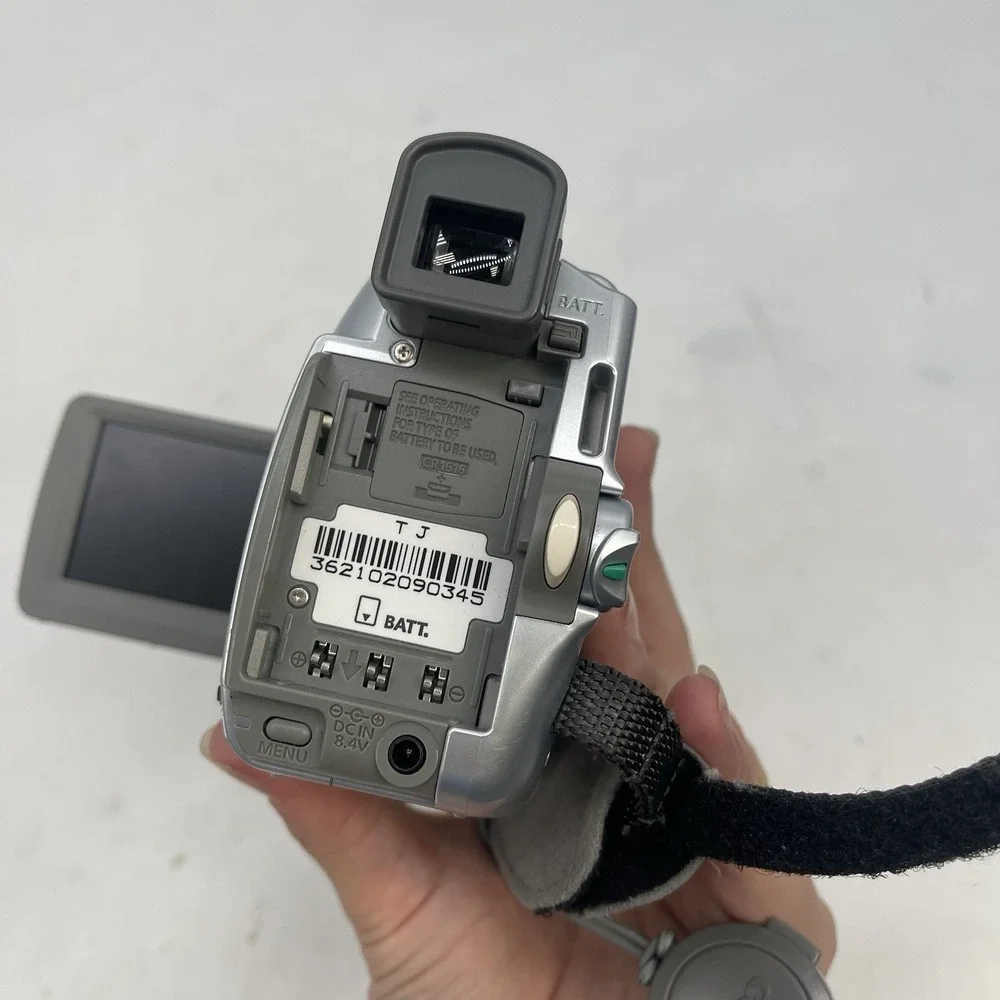 Canon ZR100 A MiniDV Tape Digital Video Camcorder Untested Dead Battery